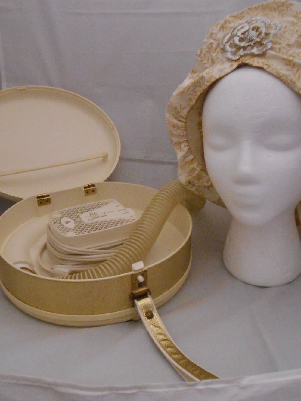 Vintage Lady Sunbeam Vista Hair Dryer, Portable Hard Shell Case, w/Bonnet, Works
